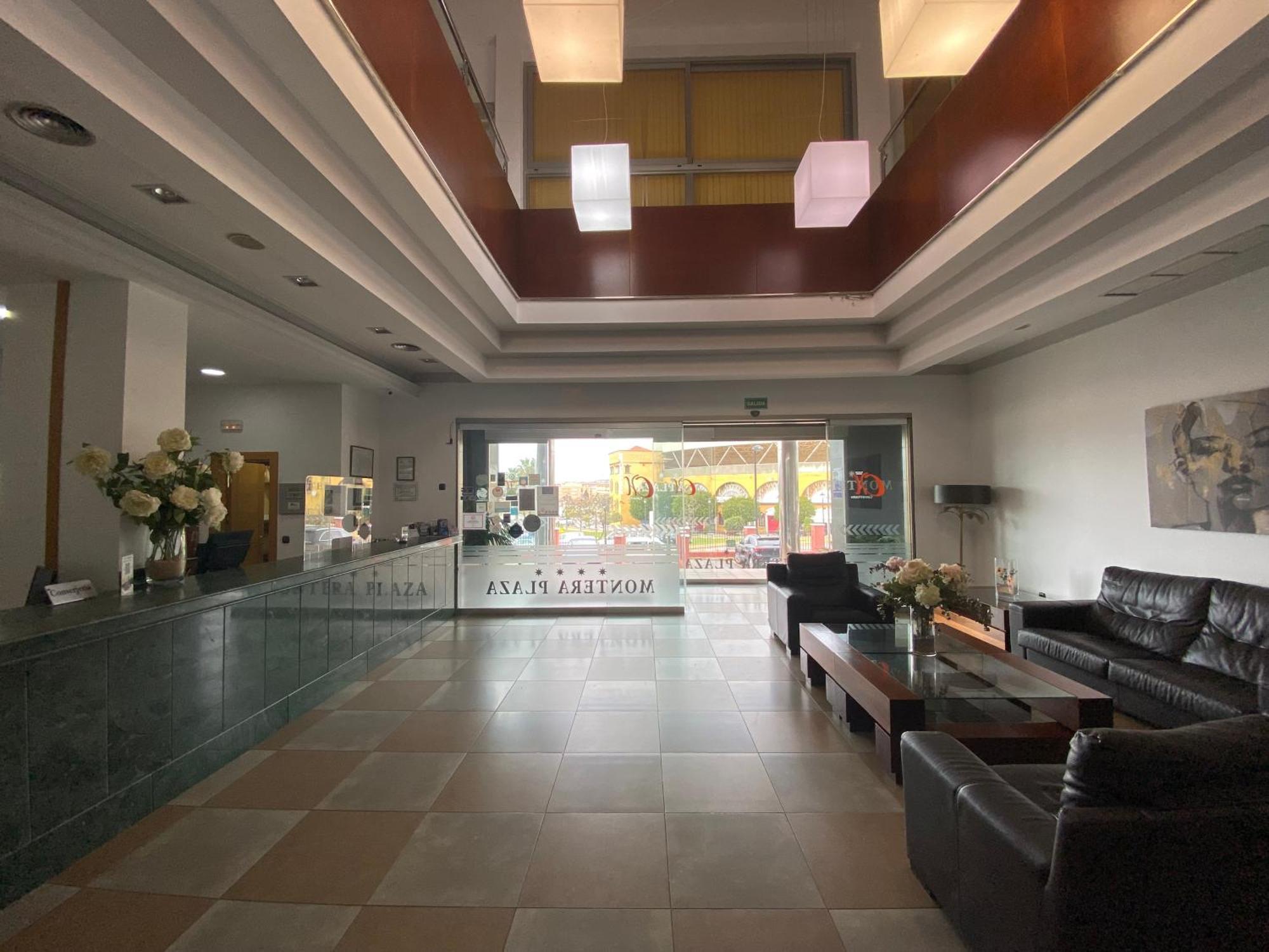 Hotel Montera Plaza Los Barrios Exterior photo